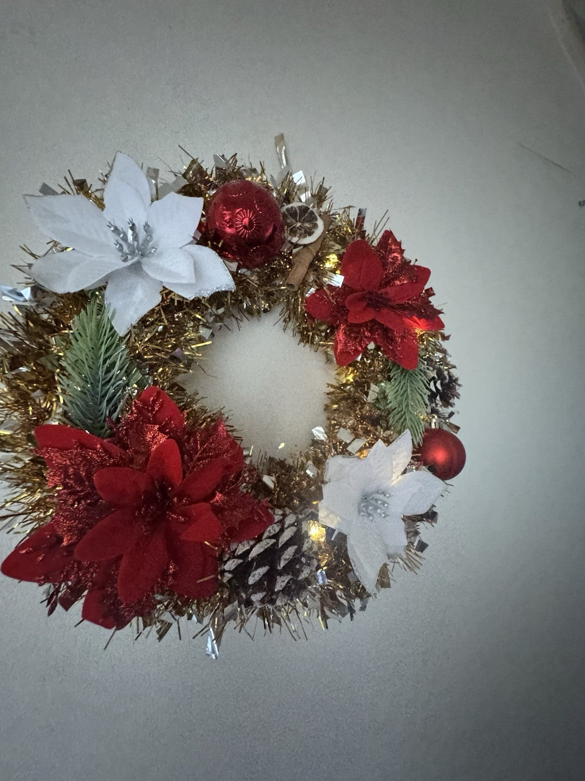 Christmas Wreath Red and White with Lights for Front Door Uk Christmas Wreath