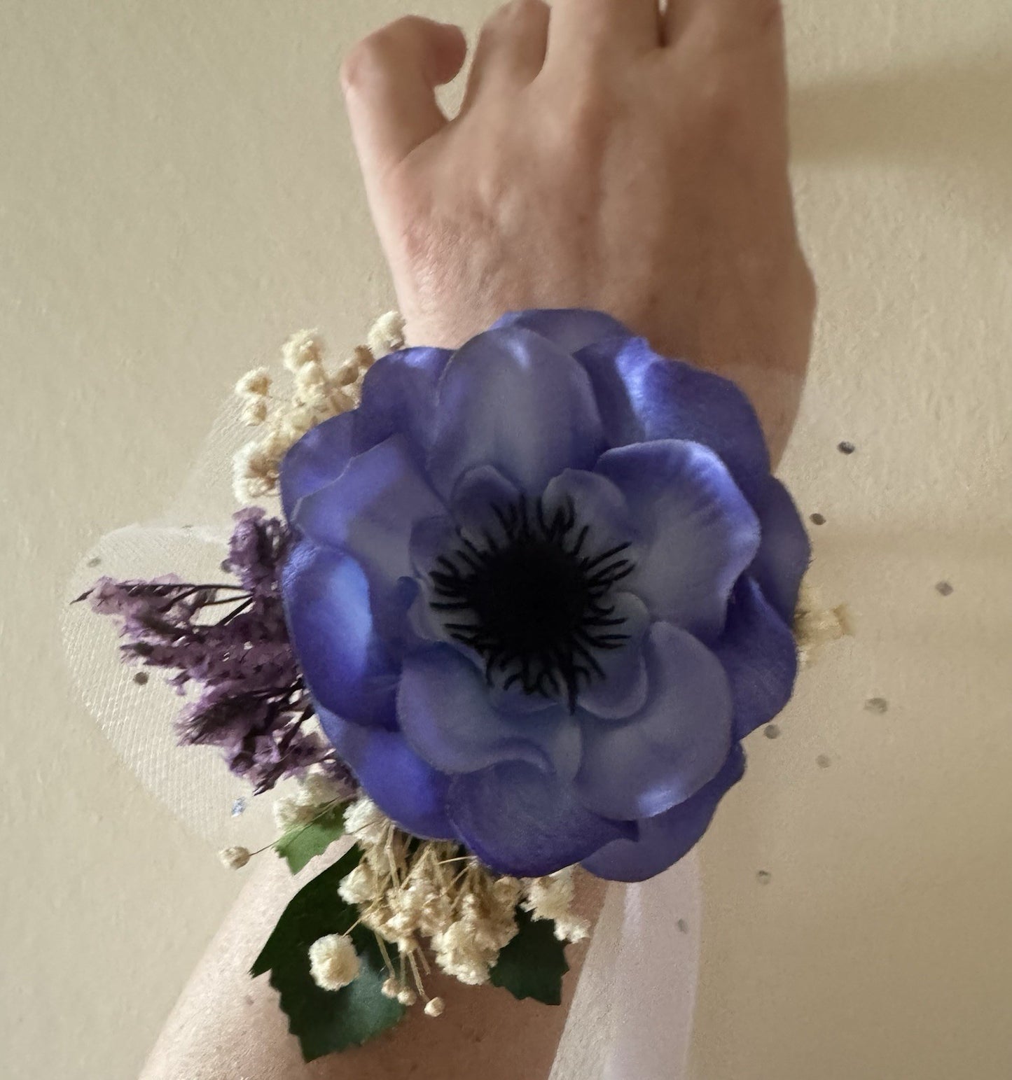 Set Of 2 Wrist Corsage And Boutonnière For Bride And Groom Bridesmaids Groomsmen