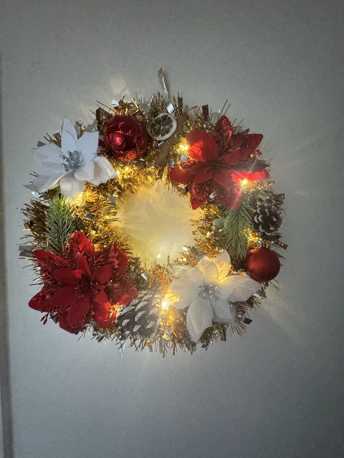 Christmas Wreath Red and White with Lights for Front Door Uk Christmas Wreath
