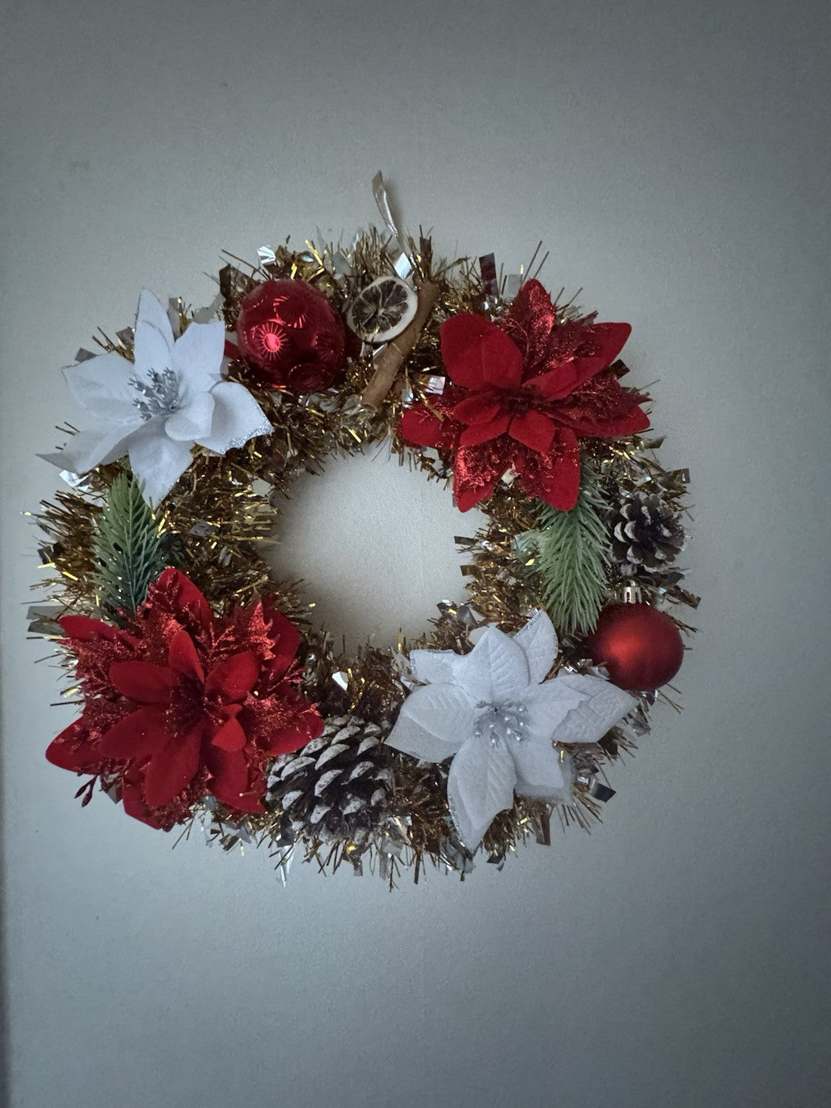 Christmas Wreath Red and White with Lights for Front Door Uk Christmas Wreath