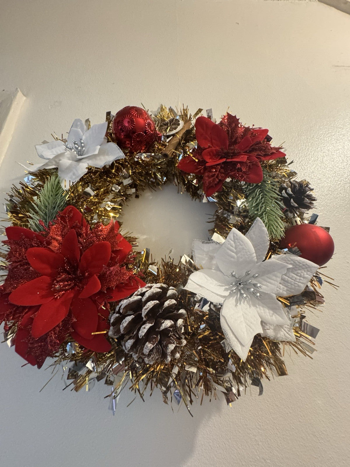 Christmas Wreath Red and White with Lights for Front Door Uk Christmas Wreath