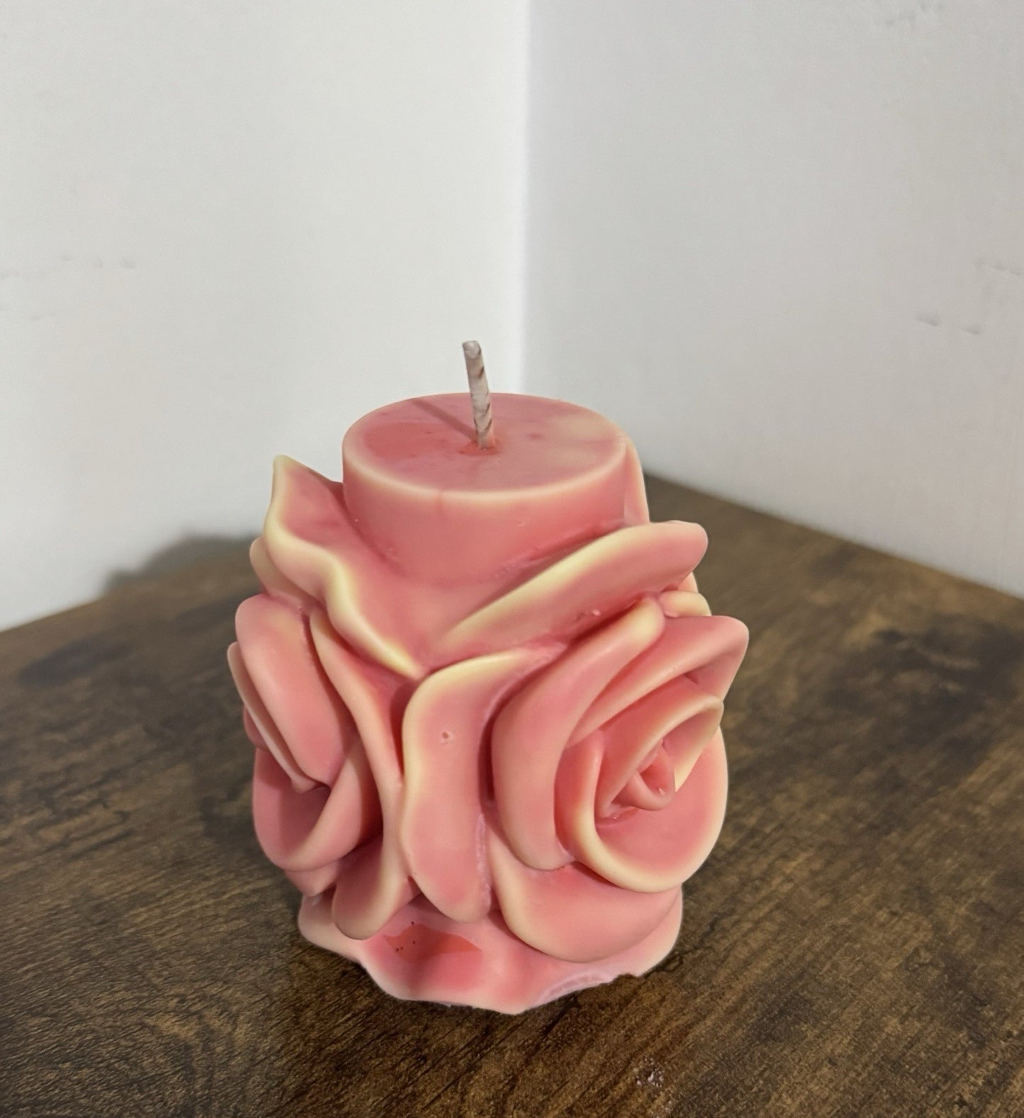 Handmade Rose Shaped Candle – Romantic Rose Scented Gift for Home Decor