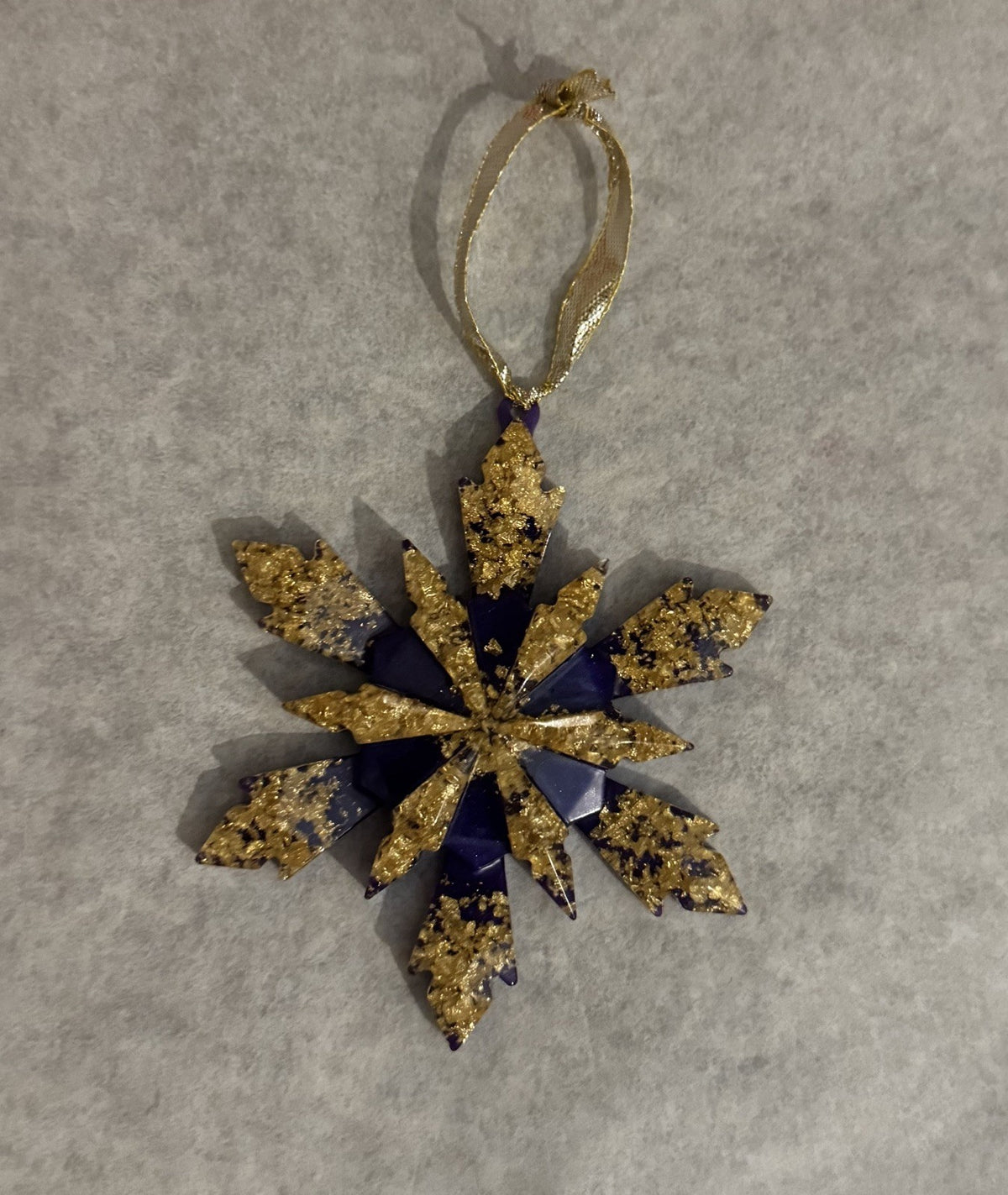 5 Pieces Resin Snowflake Christmas Tree Ornaments
