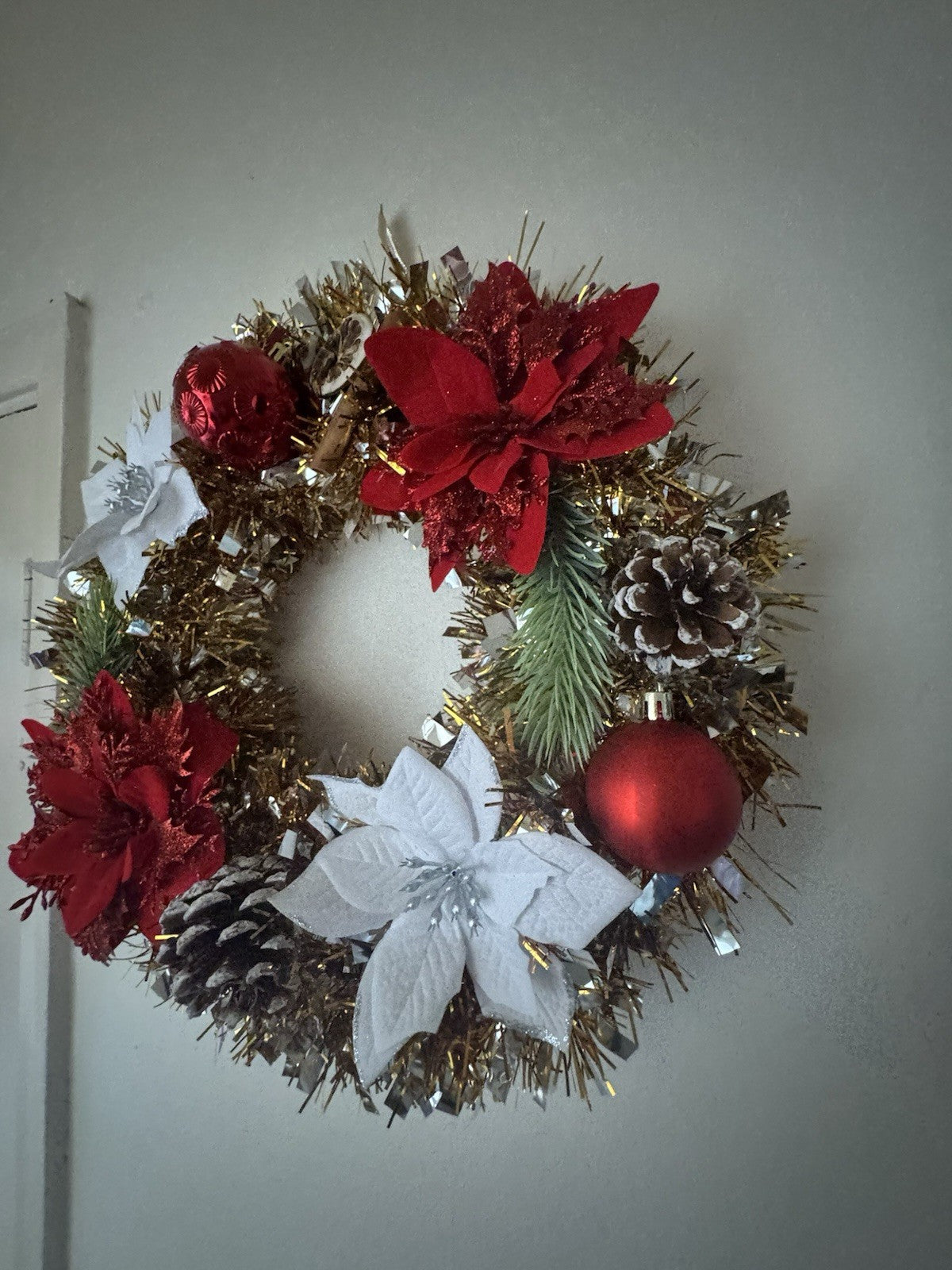 Christmas Wreath Red and White with Lights for Front Door Uk Christmas Wreath