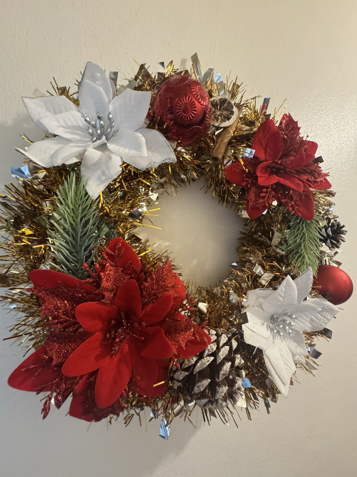 Christmas Wreath Red and White with Lights for Front Door Uk Christmas Wreath