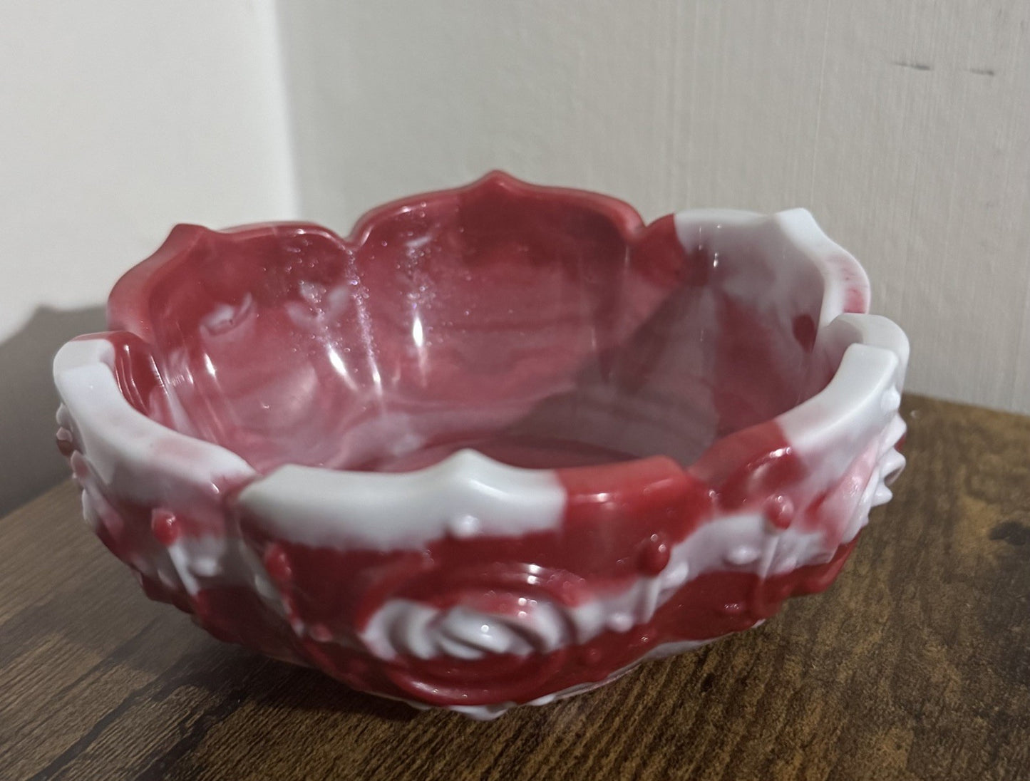 Handmade Red and White Resin Decorative Bowl – Rose Pattern Design Home Decor