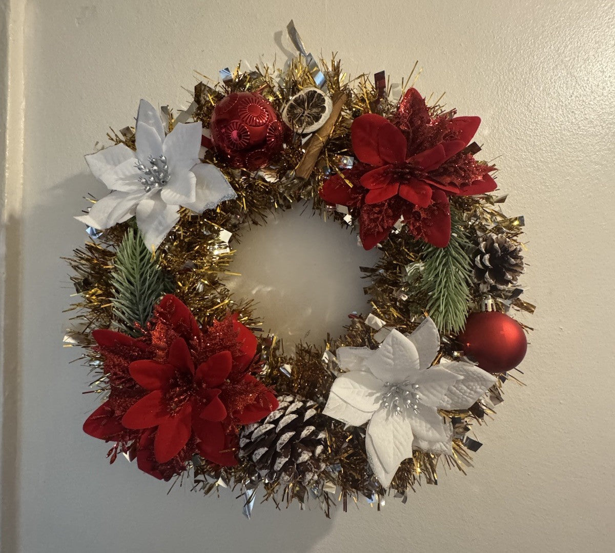 Christmas Wreath Red and White with Lights for Front Door Uk Christmas Wreath