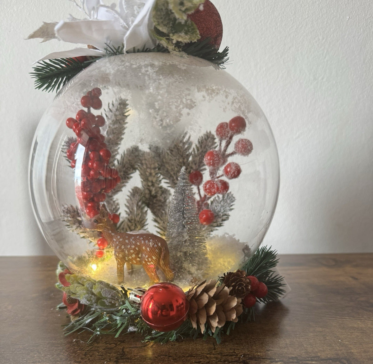 Handmade Giant Christmas Light Up Globe with Deer & Winter Scene Decoration New