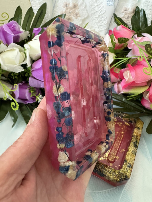 Handmade Resin Soap Dish with Dried Flowers – Decorative Bathroom Accessory Gift