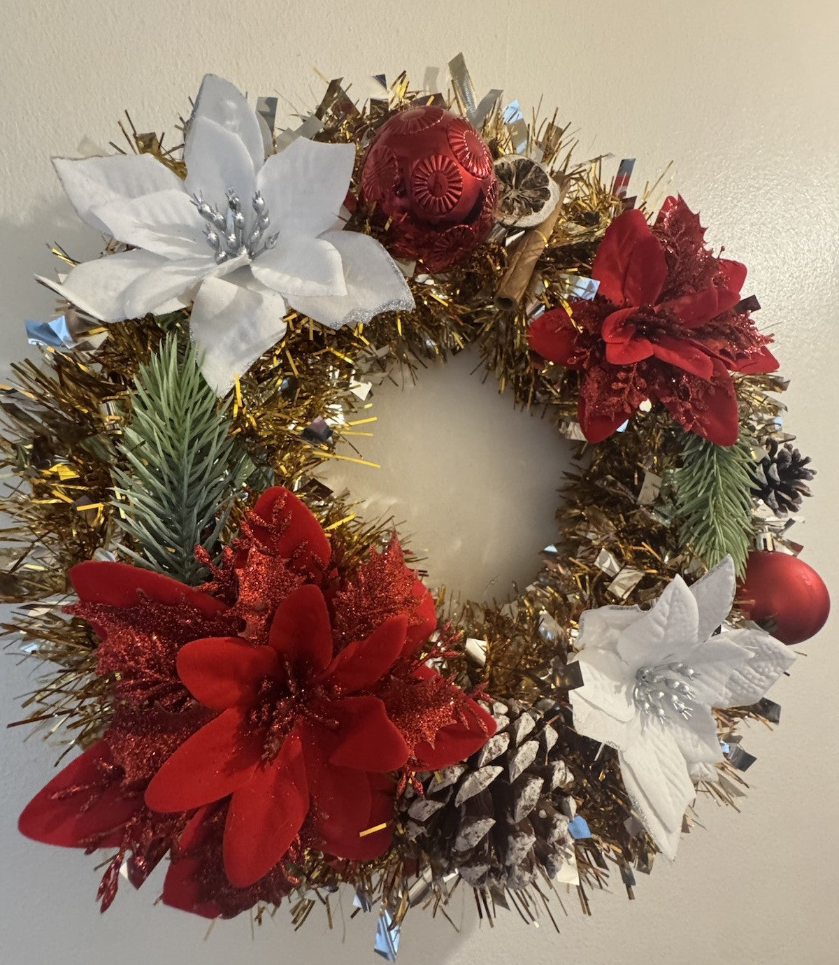 Christmas Wreath Red and White with Lights for Front Door Uk Christmas Wreath