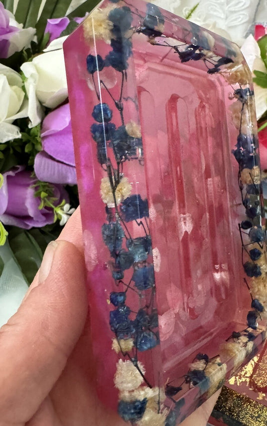 Handmade Resin Soap Dish with Dried Flowers – Decorative Bathroom Accessory Gift