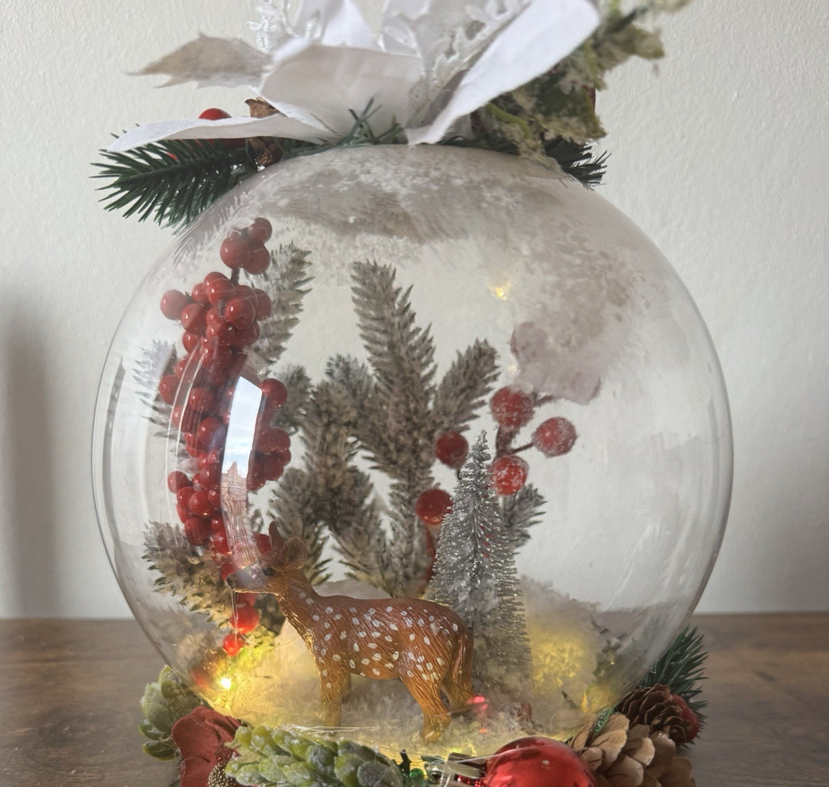 Handmade Giant Christmas Light Up Globe with Deer & Winter Scene Decoration New