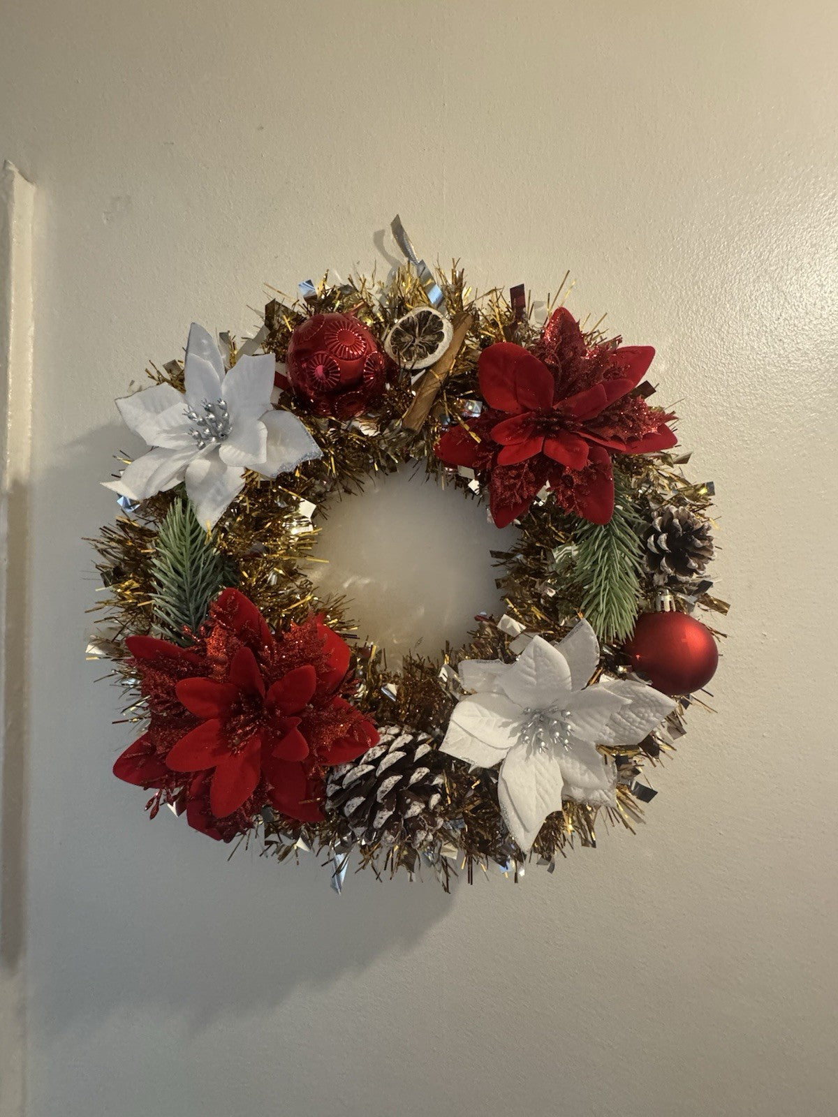 Christmas Wreath Red and White with Lights for Front Door Uk Christmas Wreath