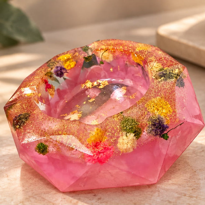 Handmade Resin Ashtray with Dried Flowers – Unique Tabletop Decoration